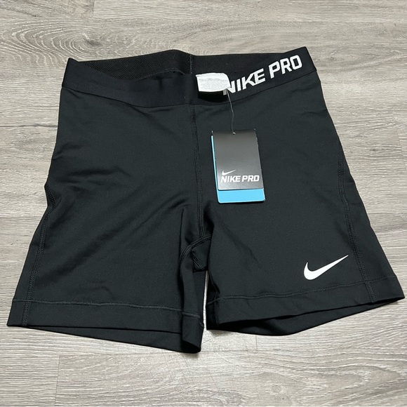 Nike Pants - NWT Nike Pro Spandex Short Size Medium